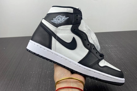 Lightweight Jordan 1 Retro High 85 Black White (2023) BQ4422-001 145