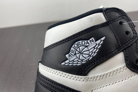 Lightweight Jordan 1 Retro High 85 Black White (2023) BQ4422-001 145
