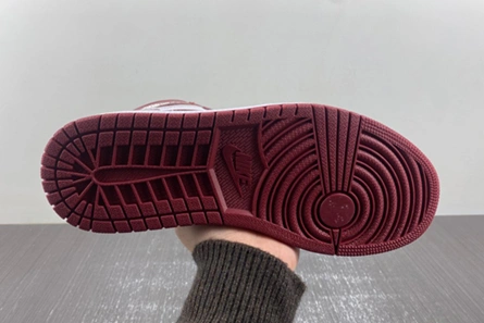 ModernLook Jordan 1 Retro High OG Artisanal Team Red DZ5485-160 54