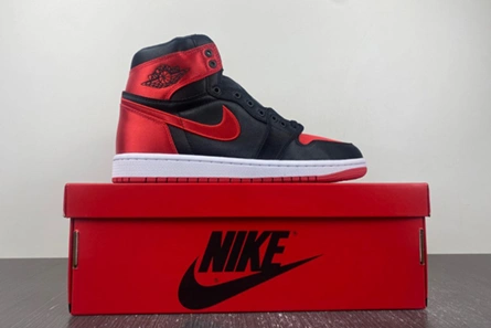 Jordan 1 Retro High OG Satin Bred  FD4810-061 Comfortable 8813