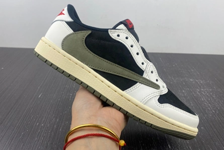 Minimalist Jordan 1 Retro Low OG SP Travis Scott Olive (W)  DZ4137-106 155