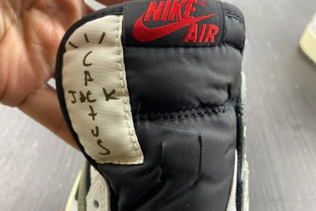 Minimalist Jordan 1 Retro Low OG SP Travis Scott Olive (W)  DZ4137-106 155