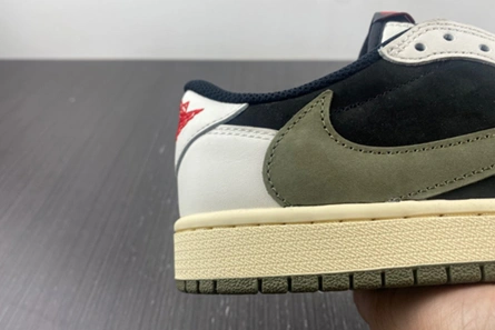 Minimalist Jordan 1 Retro Low OG SP Travis Scott Olive (W)  DZ4137-106 155
