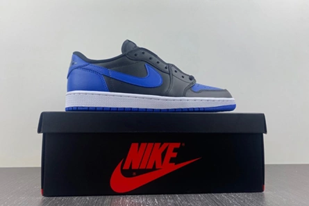 Timeless Jordan 1 Retro Low Royal (2015)  705329-004 103
