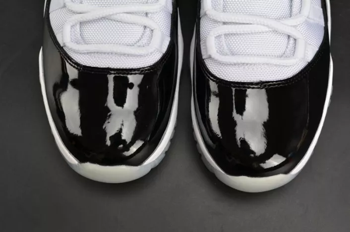Jordan 11 Retro Low Concord 528895-153 Breathable 712