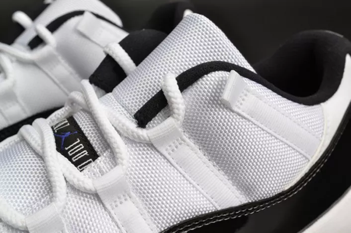 Jordan 11 Retro Low Concord 528895-153 Breathable 712