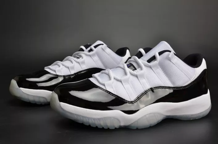 Jordan 11 Retro Low Concord 528895-153 Breathable 712