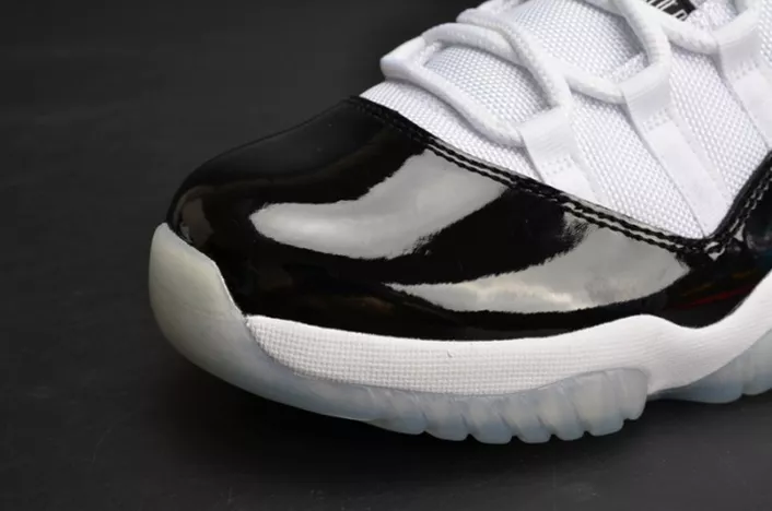 Jordan 11 Retro Low Concord 528895-153 Breathable 712