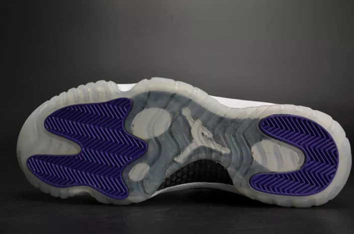 Jordan 11 Retro Low Concord 528895-153 Breathable 712
