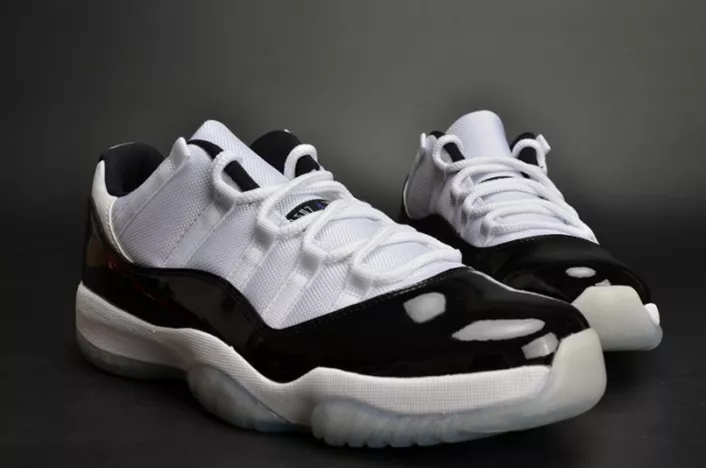 Jordan 11 Retro Low Concord 528895-153 Breathable 712
