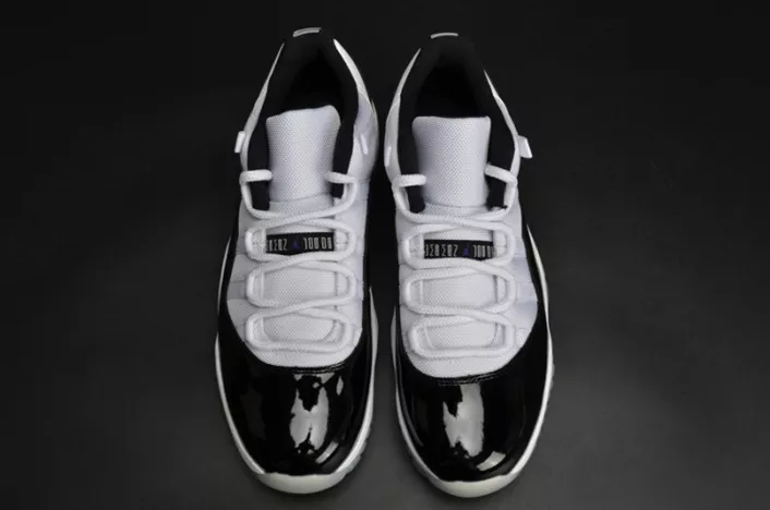 Jordan 11 Retro Low Concord 528895-153 Breathable 712