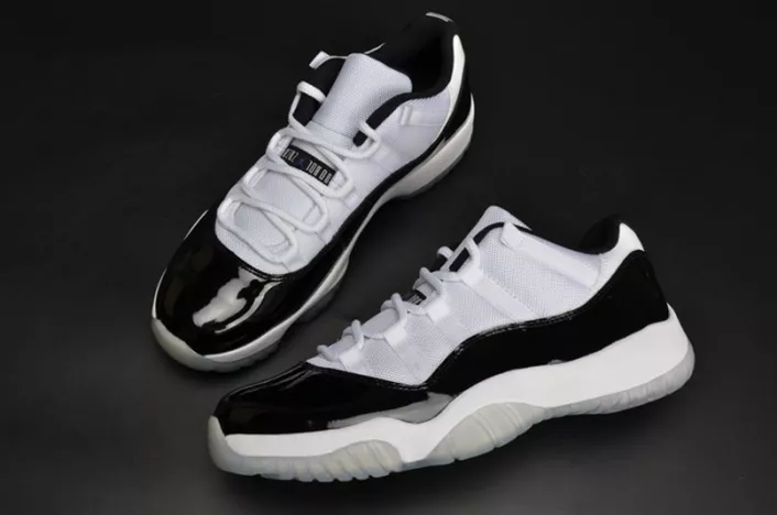 Jordan 11 Retro Low Concord 528895-153 Breathable 712