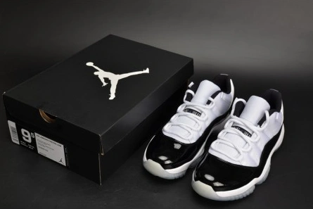 Jordan 11 Retro Low Concord 528895-153 Breathable 712