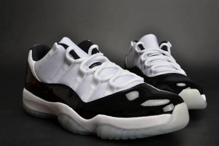 Jordan 11 Retro Low Concord 528895-153 Breathable 712