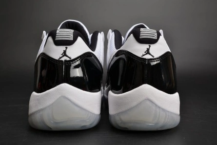 Jordan 11 Retro Low Concord 528895-153 Breathable 712