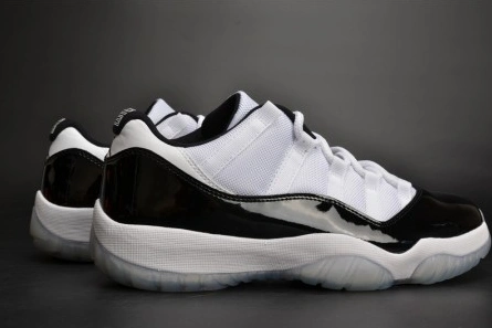 Jordan 11 Retro Low Concord 528895-153 Breathable 712