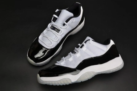 Jordan 11 Retro Low Concord 528895-153 Breathable 712