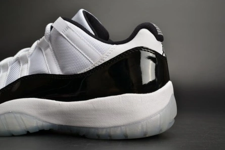Jordan 11 Retro Low Concord 528895-153 Breathable 712