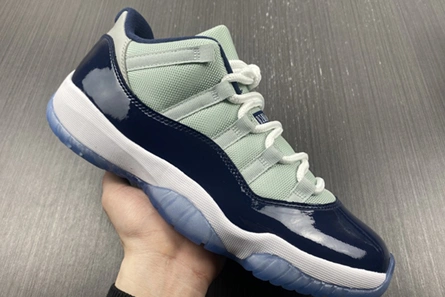 Timeless Jordan 11 Retro Low Georgetown  528895-007 702