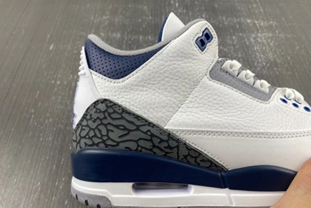 Lightweight Jordan 3 Retro Midnight Navy  CT8532-140 361