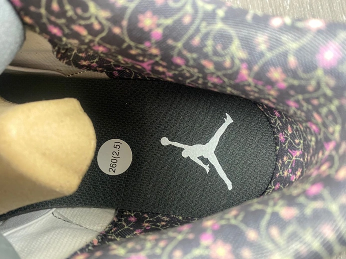 Trendsetting Jordan 3 Retro Vintage Floral (GS)  441140-100 362