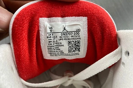 Flexible Jordan 3 Retro White Cement Reimagined DN3707-100 393