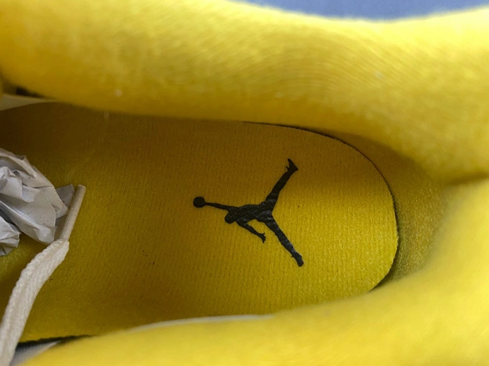 Minimalist Jordan 4 Retro Vivid Sulfur (Women's)  AQ9129-101 437