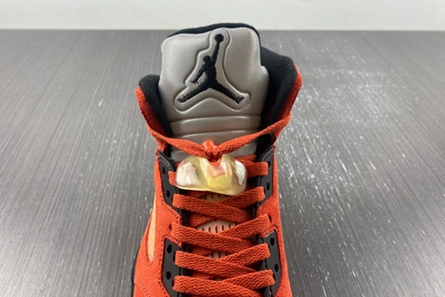 Minimalist Jordan 5 Retro Dunk on Mars (W)  DD9336-800 568