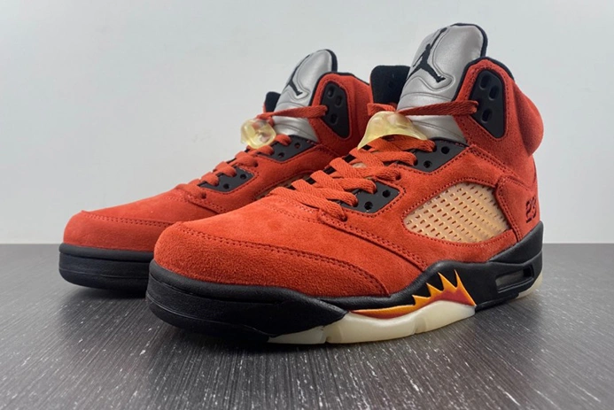 Minimalist Jordan 5 Retro Dunk on Mars (W)  DD9336-800 568