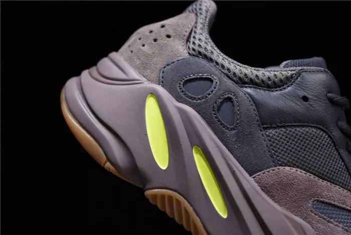 Kanye West x Adidas Yeezy Runner Boost 700 Soft 1771