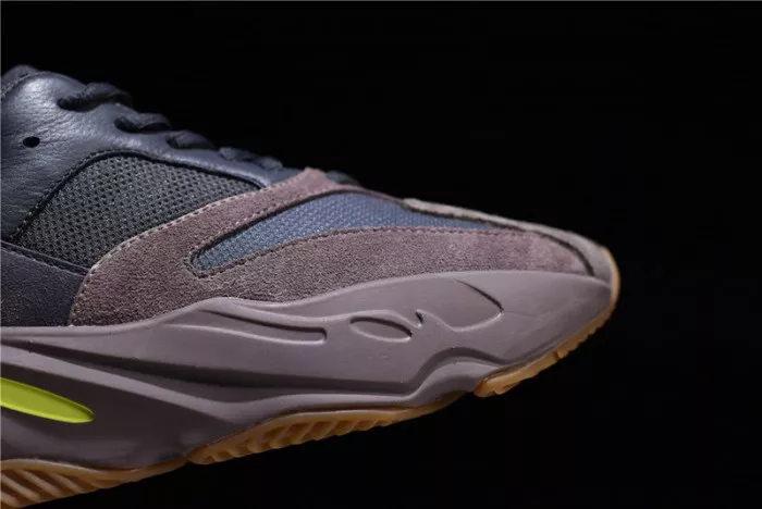 Kanye West x Adidas Yeezy Runner Boost 700 Soft 1771