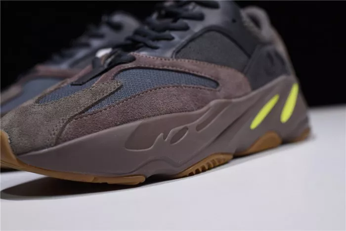 Kanye West x Adidas Yeezy Runner Boost 700 Soft 1771