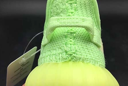 Sophisticated Kids Yeezy Boost 350 V2 GID EG6884 2155