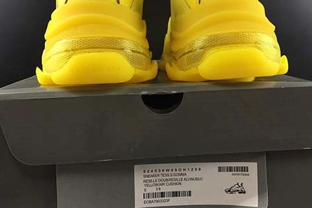 2860 BALENCIAGE TRIPLE TRAINER ‘YELLOW 544351 W09O1 Comfortable 2026