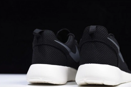 SportInspired Men Nike Roshe One Black Anthracite Sail White 511881010 1556