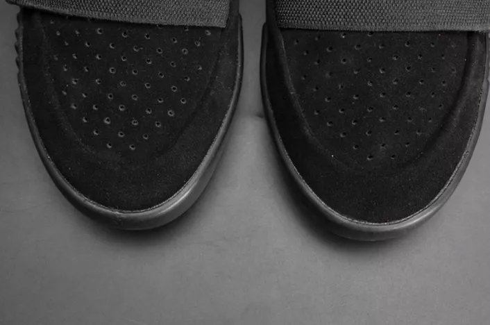GoodFit 1815 Adidas Yeezy Boost 750 Triple Black Cblack BB 1788