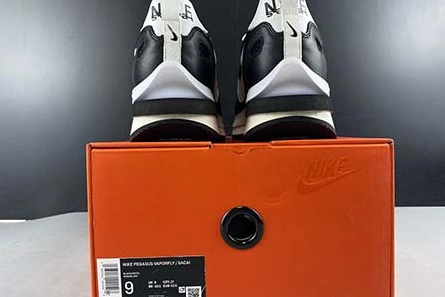 Resilient 197 Sacai x Nike Pegasua Vaporfly Black White CI9928 1210