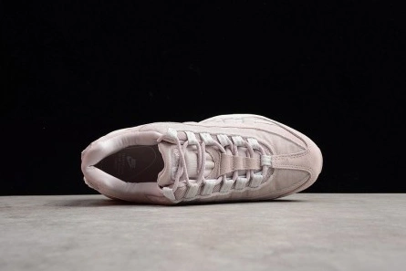 NIKE womens AIR MAX 95 DELUXE Efficient 1351