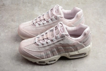 NIKE womens AIR MAX 95 DELUXE Efficient 1351