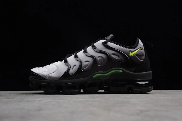 Durable Nike Air VaporMax Plus Black Volt 924453-009 1482