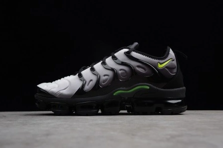 Durable Nike Air VaporMax Plus Black Volt 924453-009 1482