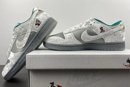 Compact Nike Dunk Low Ice  DO2326-001 1076