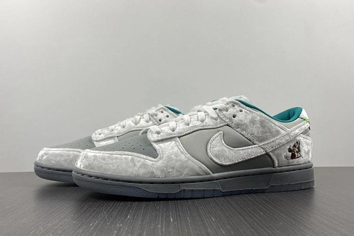 Compact Nike Dunk Low Ice  DO2326-001 1076