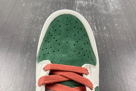 Flexible Nike Dunk Low SE All Petals United Fir Green (Women's)  FN8923-061 978