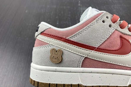 Nike Dunk Low SE DO9457-110 Durable 1032