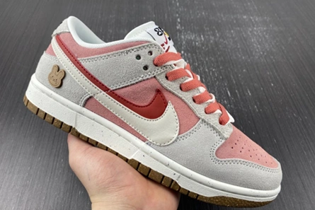 Nike Dunk Low SE DO9457-110 Durable 1032