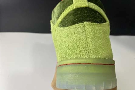 Resilient Nike SB Dunk High “Strawberry Cough  CW7093-600 1127