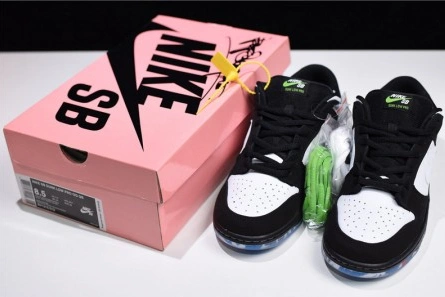 Nike SB Dunk Low Staple Panda Pigeon - BV1310-013 DailyWear 1154