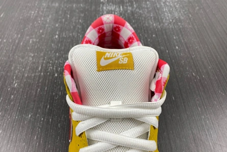 Practical Nike SB Dunk Low Yellow Lobster  313170-137566 983