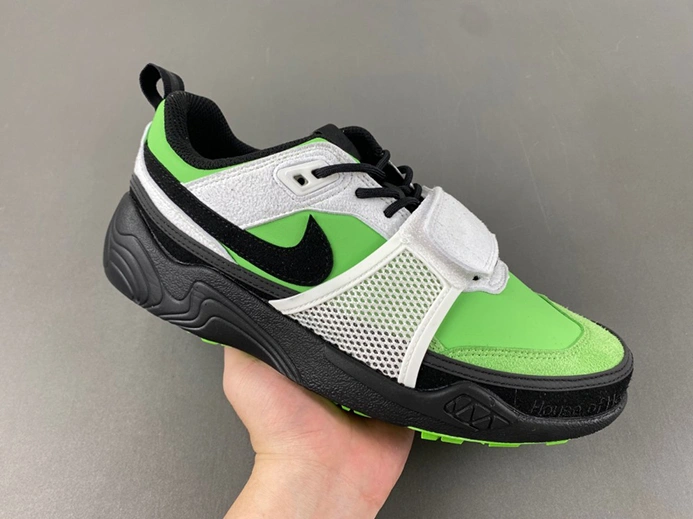 Nike Zoom Field Jaxx SP HQ3061-104 DailyWear 2